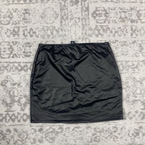 Windsor Mini Skirt Women's Black Lined V Cut Waist Casual Size Small Medium - Picture 4 of 4